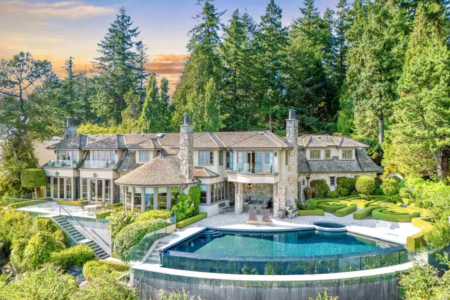 4672 Clovelly WALK, West Vancouver, BC V7W 1H5