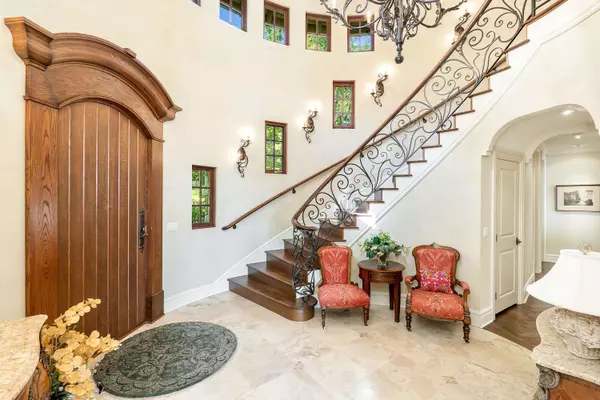 4672 Clovelly WALK West Vancouver, BC V7W 1H5