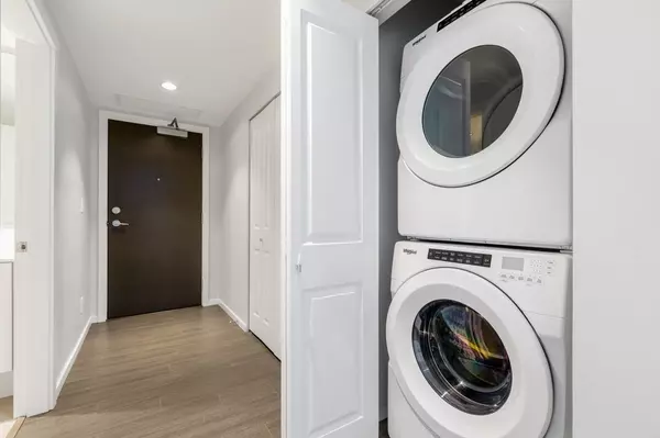 6700 Dunblane AVE #2406 Burnaby, BC V5H 0J3