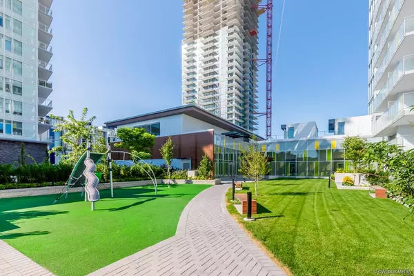 Burnaby, BC V5H 0J3,6700 Dunblane AVE #2406