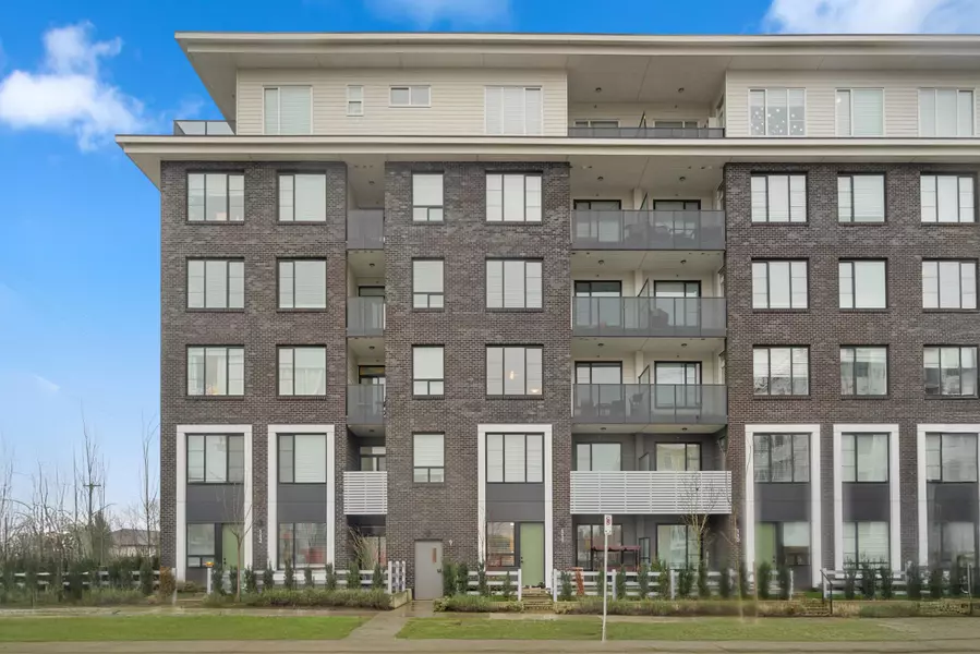 15848 Fraser HWY #111, Surrey, BC V4N 6X6