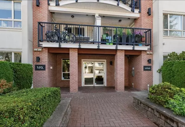 Surrey, BC V3R 6A3,14960 102a AVE #403