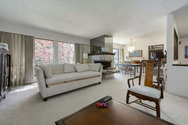 Burnaby, BC V5A 3P4,8194 Woodlake CT