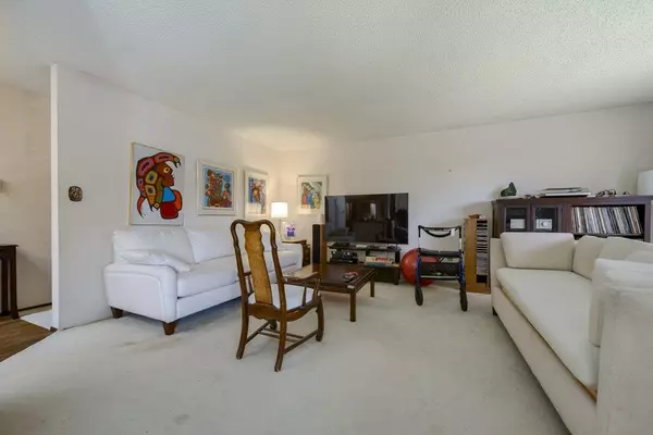 Burnaby, BC V5A 3P4,8194 Woodlake CT