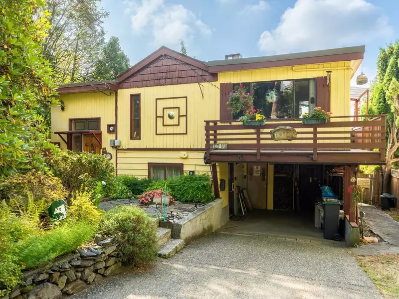 1689 Peters RD, North Vancouver, BC V1J 1Y7