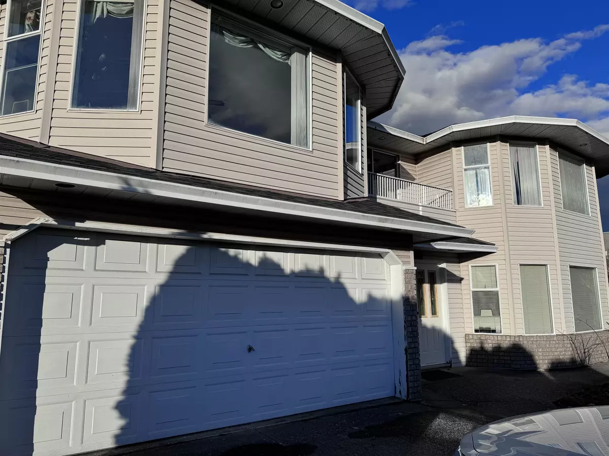 Surrey, BC V3R 0A8,15297 92 AVE