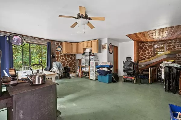 Squamish, BC V0N 3G0,2045 N Rustad RD