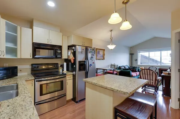 Langley, BC V3A 3X6,19774 56 AVE #317