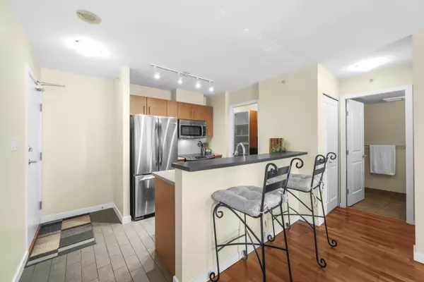1295 Richards ST #2107, Vancouver, BC V6B 1B7