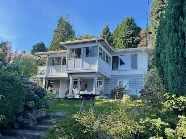 903 E Keith RD, North Vancouver, BC V7L 1X1