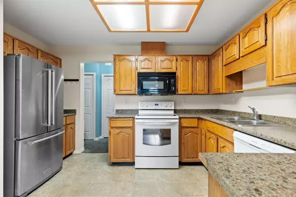 32823 Landeau PL #306, Abbotsford, BC V2S 6S6