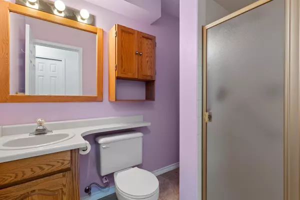 Abbotsford, BC V2S 6S6,32823 Landeau PL #306