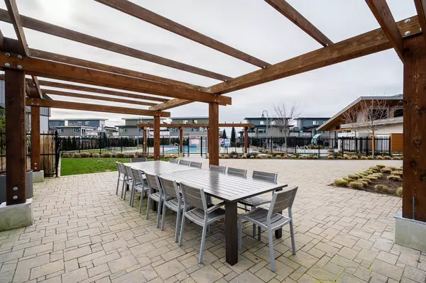 Tsawwassen, BC V4M 0G5,2431 Rabbit DR #105