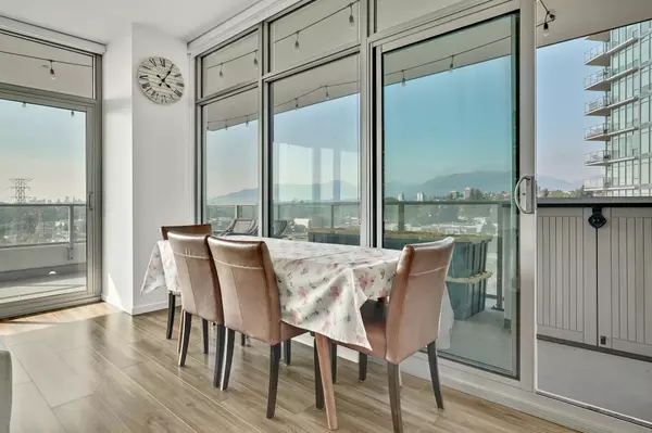 Burnaby, BC V5C 0L2,1888 Gilmore AVE #1209