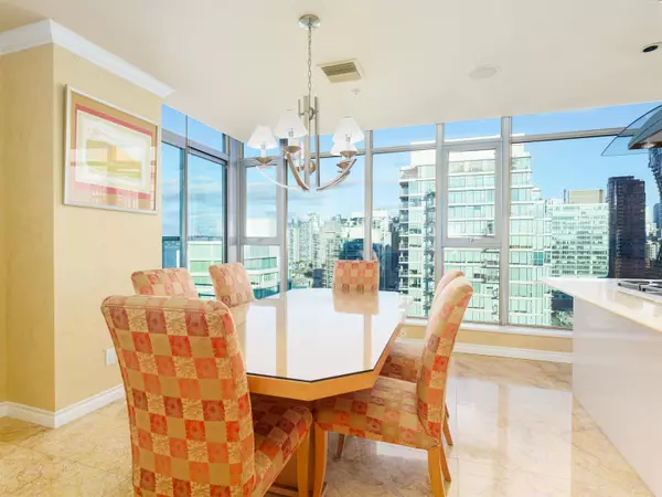 Vancouver, BC V6G 3G5,1790 Bayshore DR #PH3