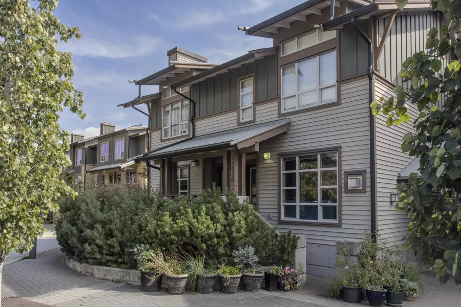 38230 Eaglewind BLVD, Squamish, BC V8B 0T2