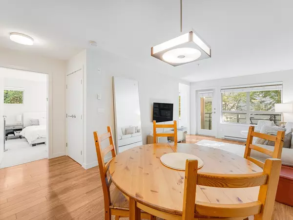 1677 Lloyd AVE #313 North Vancouver, BC V7P 0B1