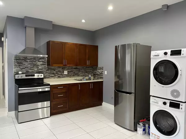 1309 Ewen AVE, New Westminster, BC V3M 5E6