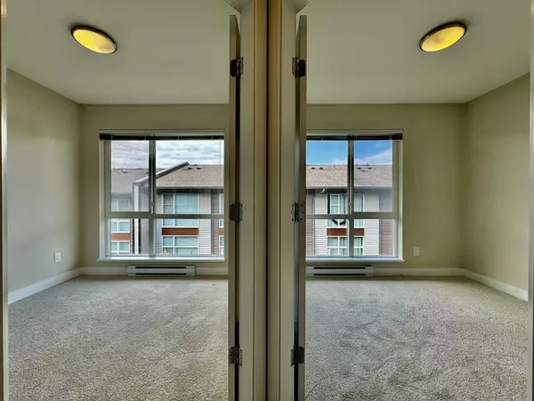 16222 23a AVE #103 Surrey, BC V3Z 6P4