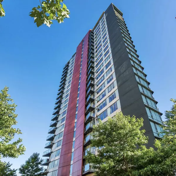 Vancouver, BC V6B 0A5,8 Smithe Mews #2501