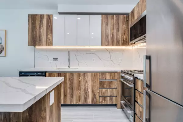 Vancouver, BC V6E 1L4,1168 Pendrell Street #304