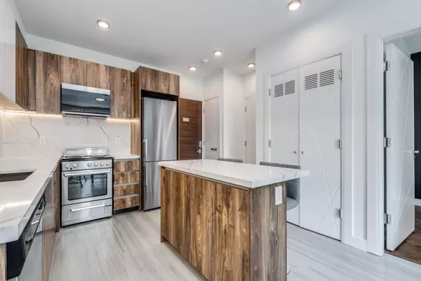 Vancouver, BC V6E 1L4,1168 Pendrell Street #304