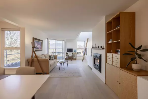 Vancouver, BC V6K 1C6,2240 York AVE