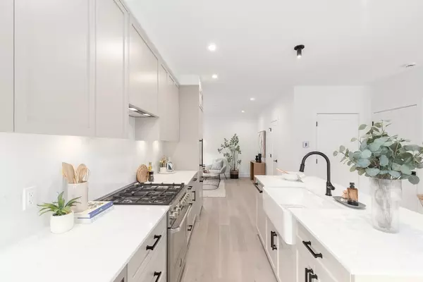 Vancouver, BC V5L 2N6,1967 Napier ST