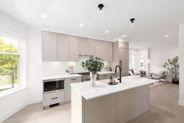 1967 Napier ST, Vancouver, BC V5L 2N6