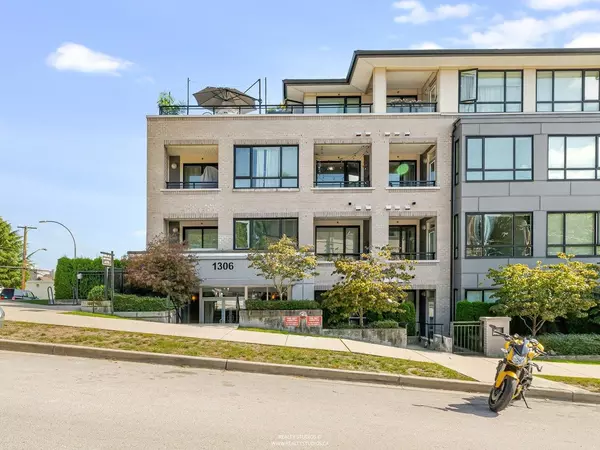1306 Fifth AVE #PH-08, New Westminster, BC V3M 0K5