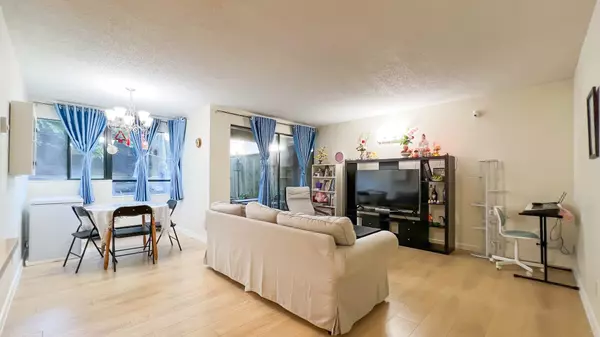 New Westminster, BC V3M 6B2,1026 Queens AVE #L2