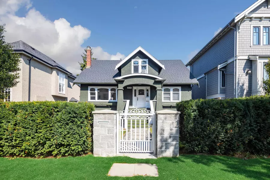 3719 W 3rd AVE, Vancouver, BC V6R 1M2