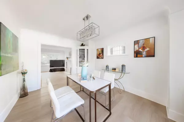 Vancouver, BC V6R 1M2,3719 W 3rd AVE