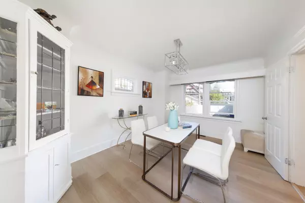 Vancouver, BC V6R 1M2,3719 W 3rd AVE