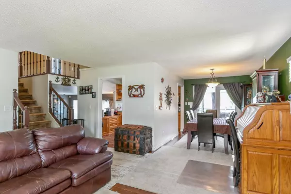 Maple Ridge, BC V2X 0N3,22925 125a AVE