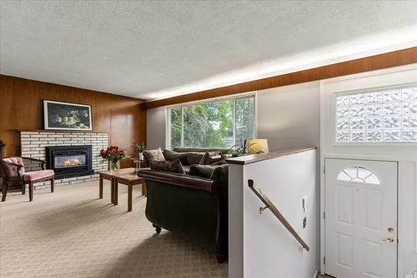 Abbotsford, BC V2T 3L5,2512 James ST