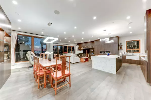 West Vancouver, BC V7T 2J1,1497 Queens AVE
