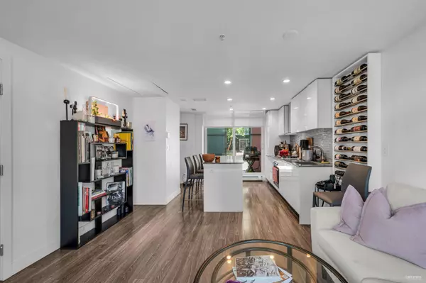 Vancouver, BC V6Z 0E3,1283 Howe ST #513