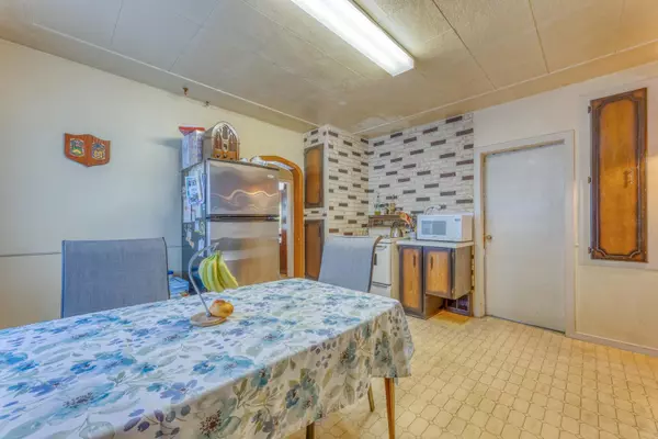 New Westminster, BC V3M 3B3,2323 Dublin ST