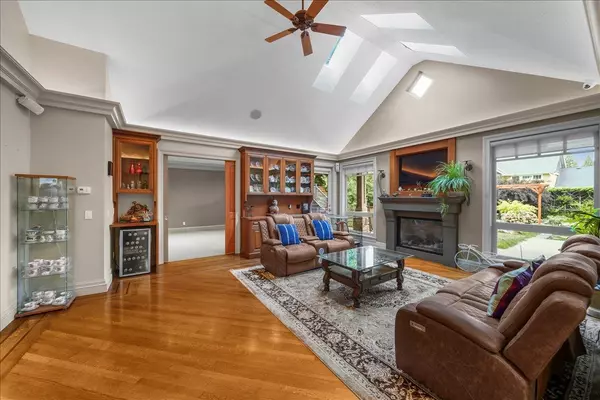 Delta, BC V4M 1B4,5085 1 AVE