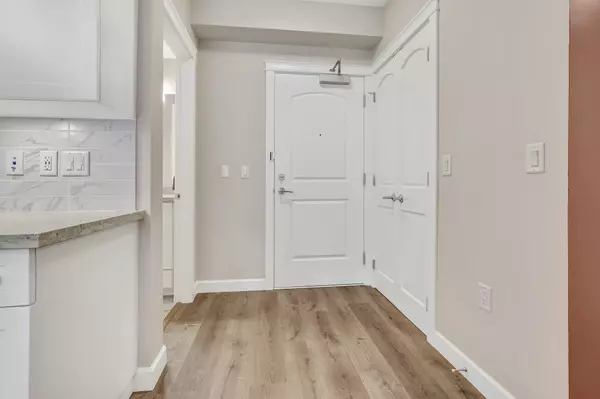 Langley, BC V2Y 3L7,8561 203a ST #110