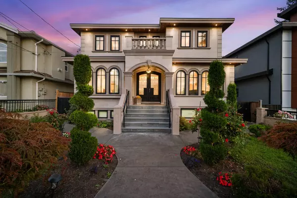 8416 13th AVE, Burnaby, BC V3N 2G9