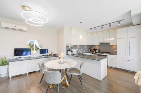 Richmond, BC V6X 0P1,9388 Tomicki AVE #215