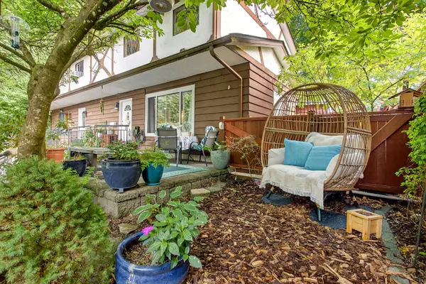 Coquitlam, BC V3J 4L9,828 Ingersoll AVE