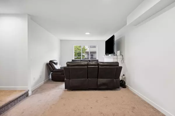 Surrey, BC V4N 0Y9,15871 85 AVE #26