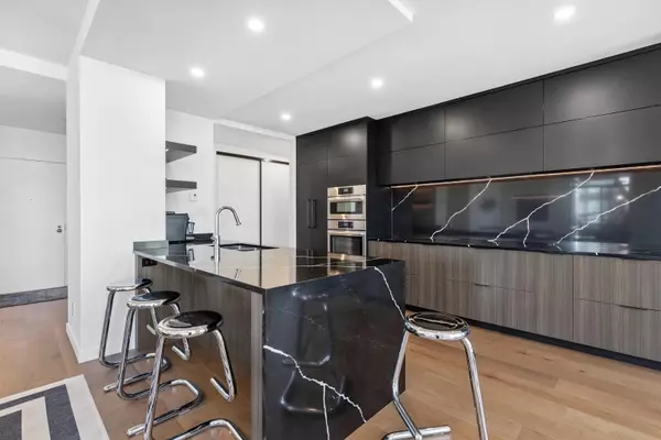 1500 Alberni ST #8C Vancouver, BC V6G 3C9