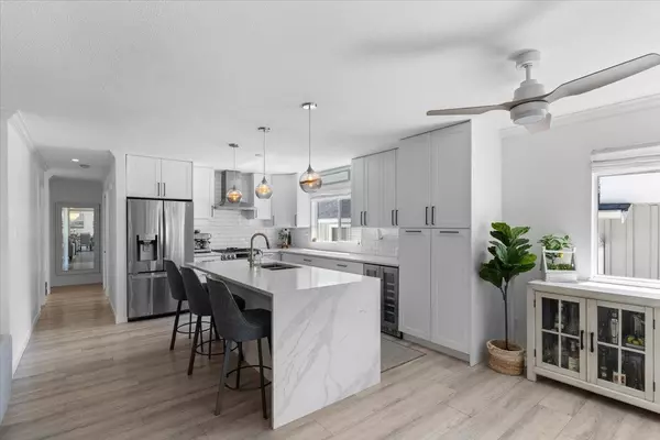 White Rock, BC V4B 4V8,965 Keil ST
