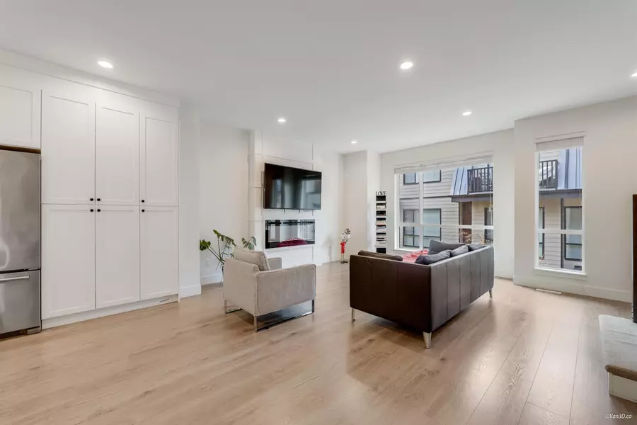 15688 28 AVE #34, Surrey, BC V3Z 0N1