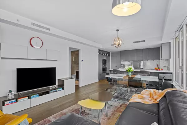 Vancouver, BC V6J 3Z3,2118 W 15th AVE #312