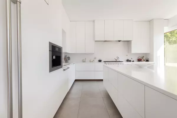 No City Value, BC V8M 1R8,7756 W Saanich RD